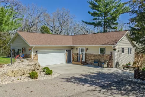 s1272 Lost Oaks Court, Wisconsin Dells, WI 53965