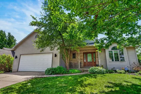 7129 Countrywood Ln, Madison, WI 53719
