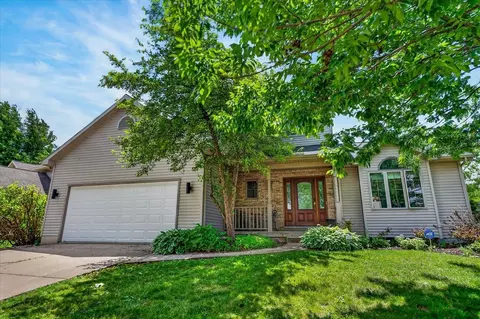 7129 Countrywood Ln, Madison, WI 53719