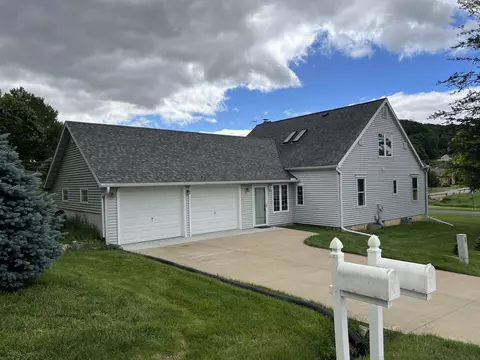 1360 W Seminary St, Richland Center, WI 53581