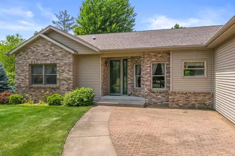1360 Sawgrass Dr, Nekoosa, WI 54457