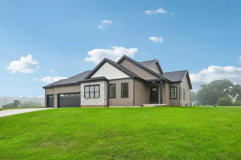 4991 Scenic Oak Dr, Cottage Grove, WI 53527
