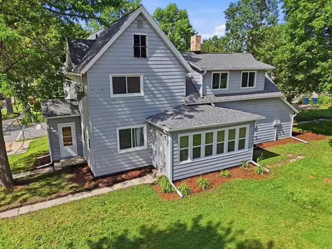 402-404 S Main St, Deerfield, WI 53531
