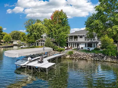 2800 Tomahawk Ct, Middleton, WI 53562
