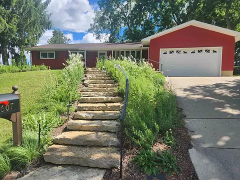 607 8th Ave, New Glarus, WI 53574