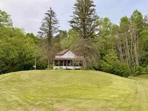 763 Bridge St, Wonewoc, WI 53968