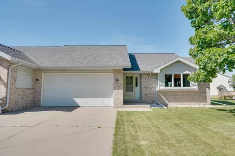 3140 Rebel Dr, Sun Prairie, WI 53590