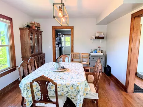Dining - 303 Booth Ln, Mcgregor, IA 52157 photo 2 of 2