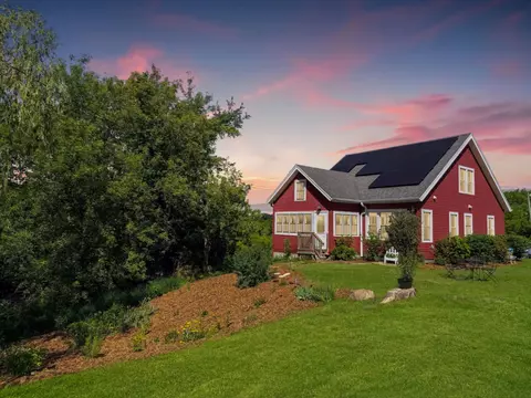 Exterior - 303 Booth Ln, Mcgregor, IA 52157 photo 2 of 14