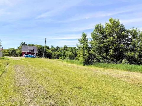 Exterior - 303 Booth Ln, Mcgregor, IA 52157 photo 3 of 14