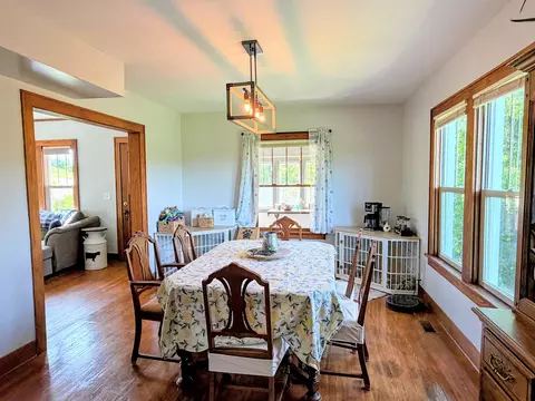 Dining - 303 Booth Ln, Mcgregor, IA 52157 photo 1 of 2