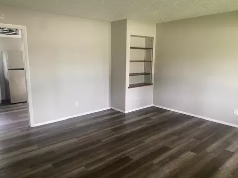 Living - 638 E Columbine Dr, Beloit, WI 53511 photo 1 of 2