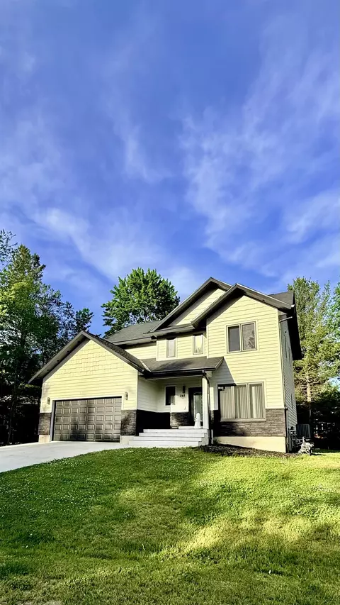 248 Dogwood Ln, Wisconsin Dells, WI 53965