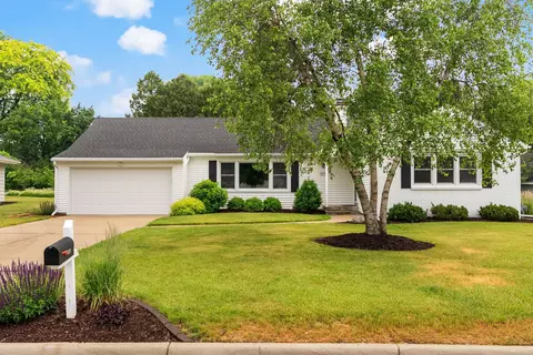 433 Seminole Rd, Janesville, WI 53545