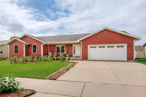 1118 Newport Ln, Holmen, WI 54636
