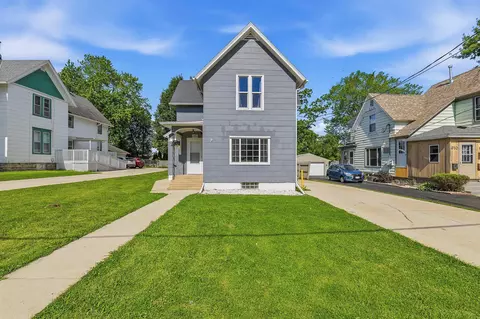 608 N Center St, Beaver Dam, WI 53916