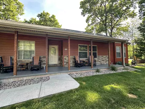228 Greenway Ct, Wisconsin Dells, WI 53965