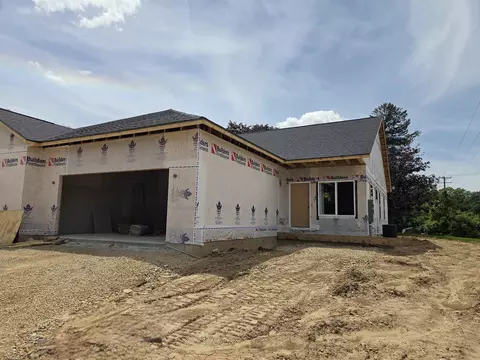 25 Rock River Dr, Edgerton, WI 53589
