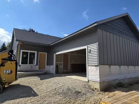 29 Rock River Dr, Edgerton, WI 53589