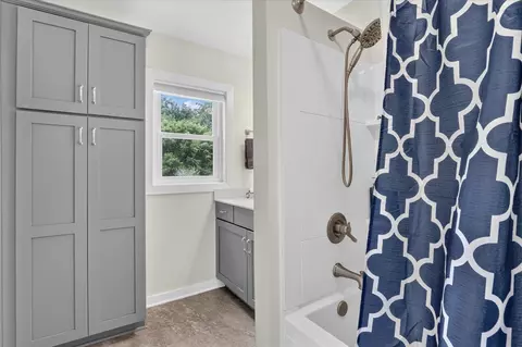 Bath - 2458 S Madison Rd, Beloit, WI 53511 photo 4 of 5