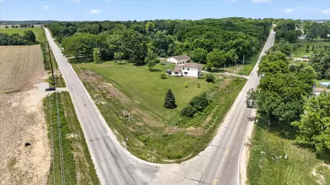 View/Area - 2458 S Madison Rd, Beloit, WI 53511 photo 2 of 8