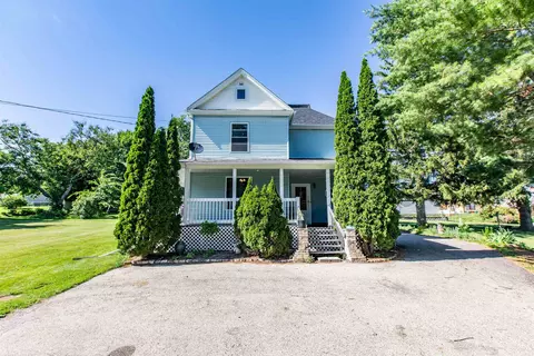 322 W Division St, Dodgeville, WI 53533