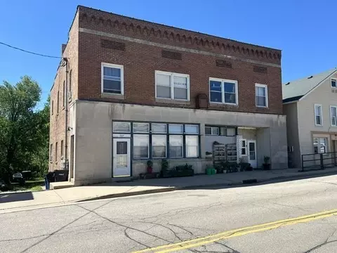 537 S Main St, Fall River, WI 53932
