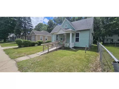 1130 6th St, Beloit, WI 53511
