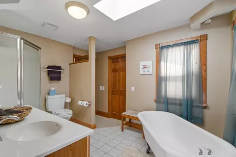 Bath - 7 E Rollin St, Edgerton, WI 53534 photo 3 of 6