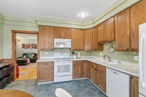 Kitchen - 7 E Rollin St, Edgerton, WI 53534 photo 2 of 3
