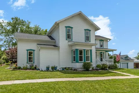 Exterior - 7 E Rollin St, Edgerton, WI 53534 photo 8 of 16