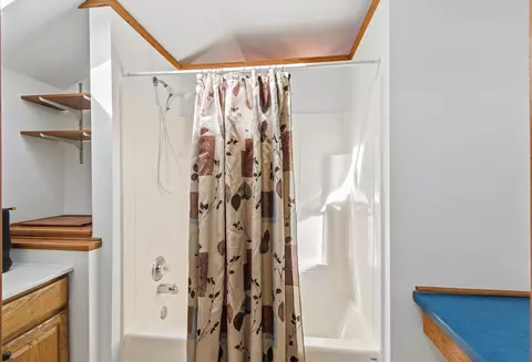 Bath - 7 E Rollin St, Edgerton, WI 53534 photo 6 of 6