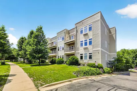 8206 Starr Grass Dr #310, Madison, WI 53719