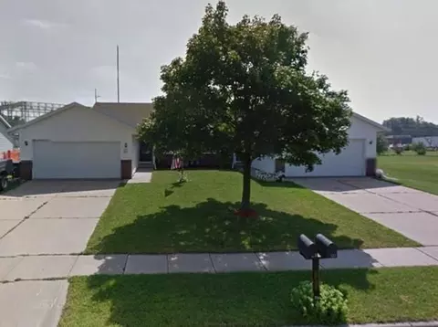211-213 North St, Dane, WI 53529
