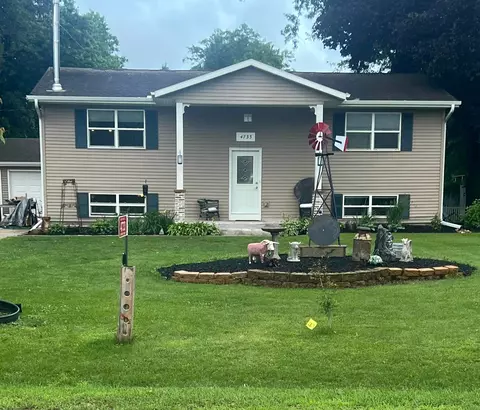 4733 W Oakwood Park Dr, Janesville, WI 53548
