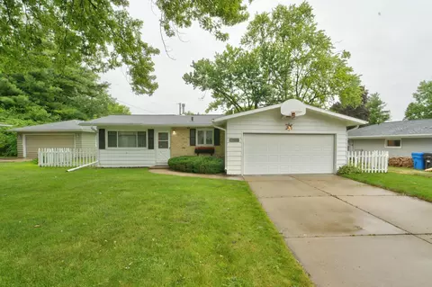 109 Edward St, Verona, WI 53593
