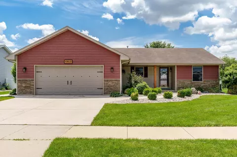 4468 Deer Point Dr, Janesville, WI 53546