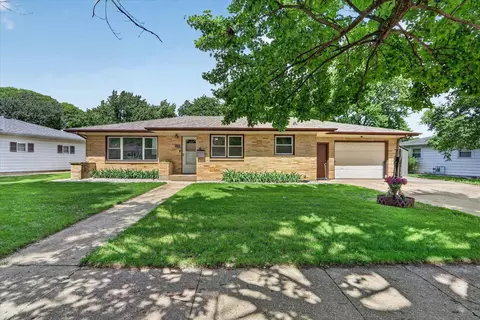 1030 SW Harmony Cir, Janesville, WI 53545