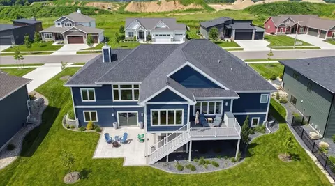 2012 Paris Ln, Cottage Grove, WI 53527