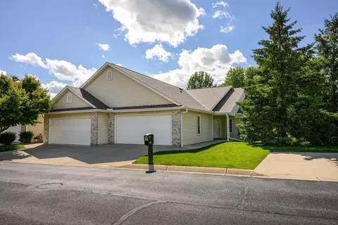669 Springbrook Cir, Deforest, WI 53532