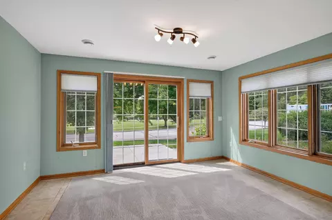 669 Springbrook Cir, Deforest, WI 53532 photo 16