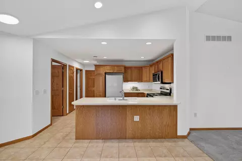 669 Springbrook Cir, Deforest, WI 53532 photo 19