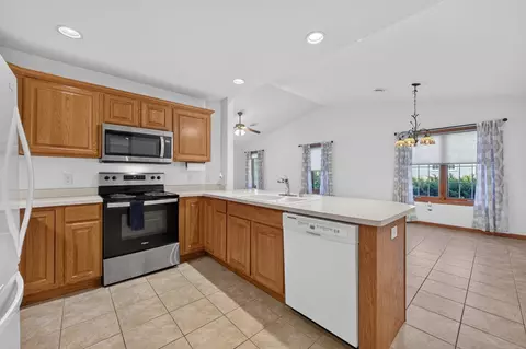 669 Springbrook Cir, Deforest, WI 53532 photo 25