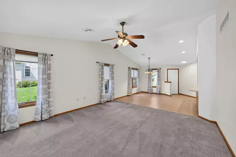 669 Springbrook Cir, Deforest, WI 53532 photo 11