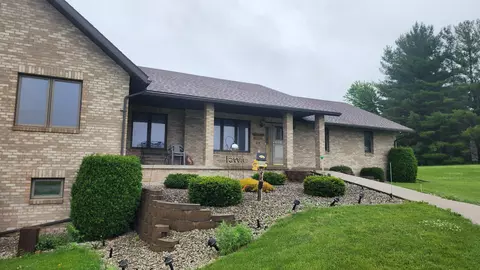319 115th St, Luana, IA 52156