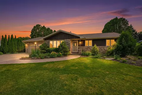 7003 Park Cir, Middleton, WI 53562