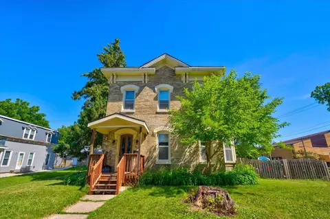 231 4th St, Baraboo, WI 53913