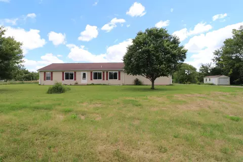 2209 S Ellis Rd, Janesville, WI 53548