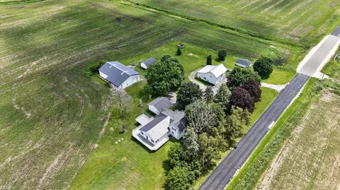 1270 Hillside Rd, Edgerton, WI 53534