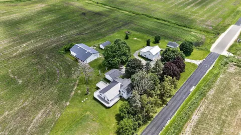 1270 Hillside Rd, Edgerton, WI 53534
